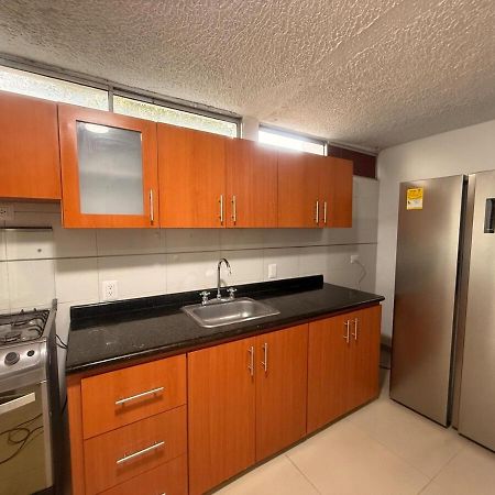 Hermosa Habitacion A Una Cuadra Del Ventura Plaza 3 쿠쿠타 외부 사진