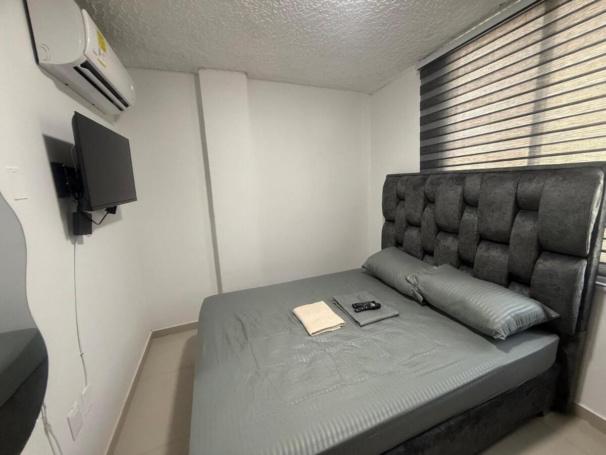 Hermosa Habitacion A Una Cuadra Del Ventura Plaza 3 쿠쿠타 외부 사진